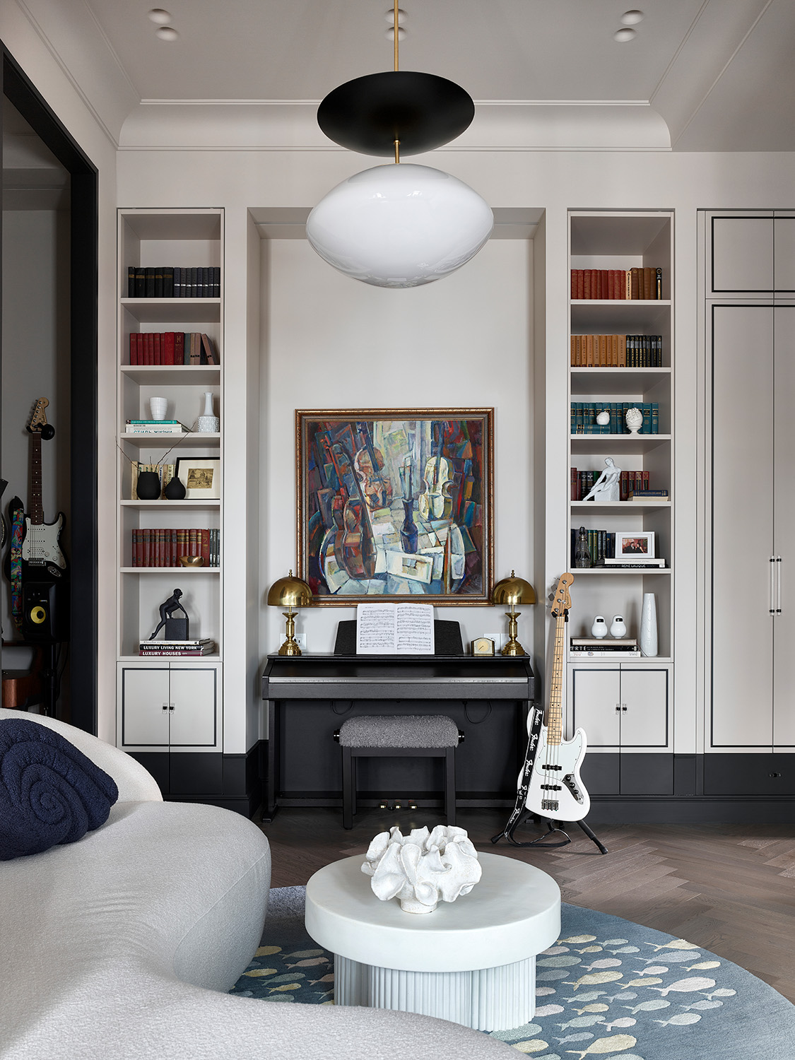 Квартира с атмосферой истории и искусства на Большой Никитской 31. Проект Ольги Айсиной