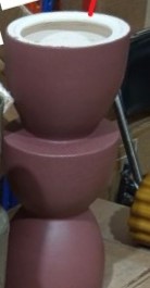 Столик Metric с круглой столешницей, черный металл, бордовый