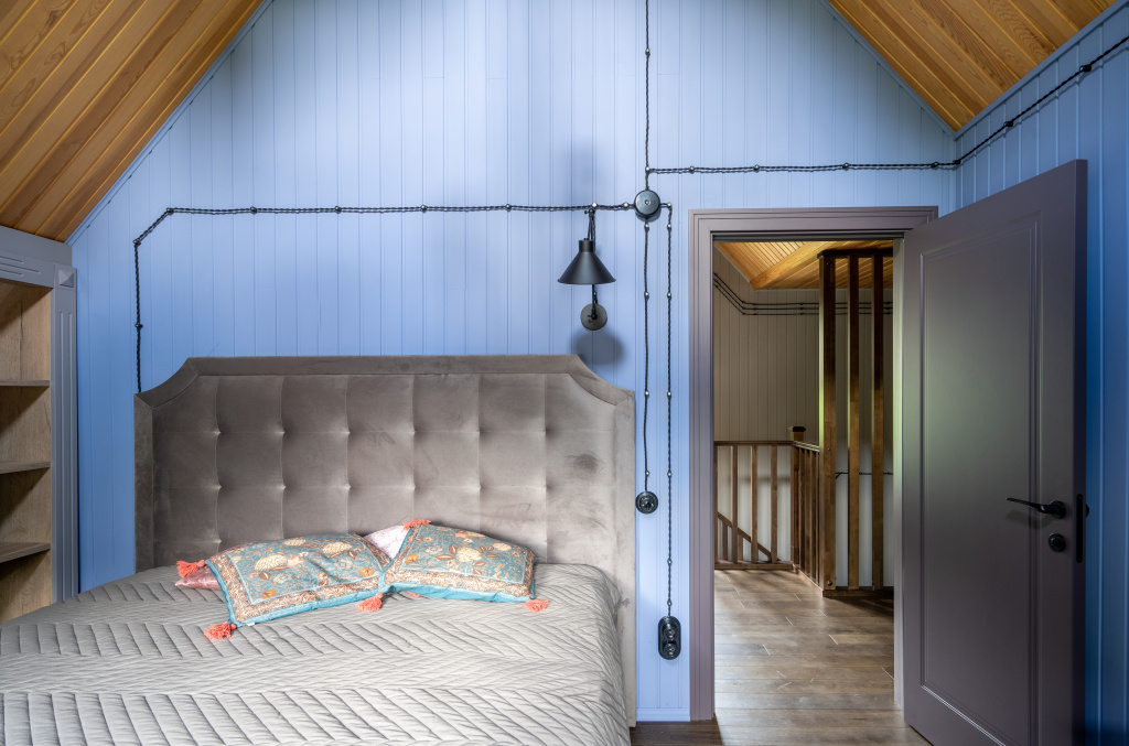 Проект Ирины Татарниковой «Дом в Звенигороде» с мебелью и светом Barcelona Design