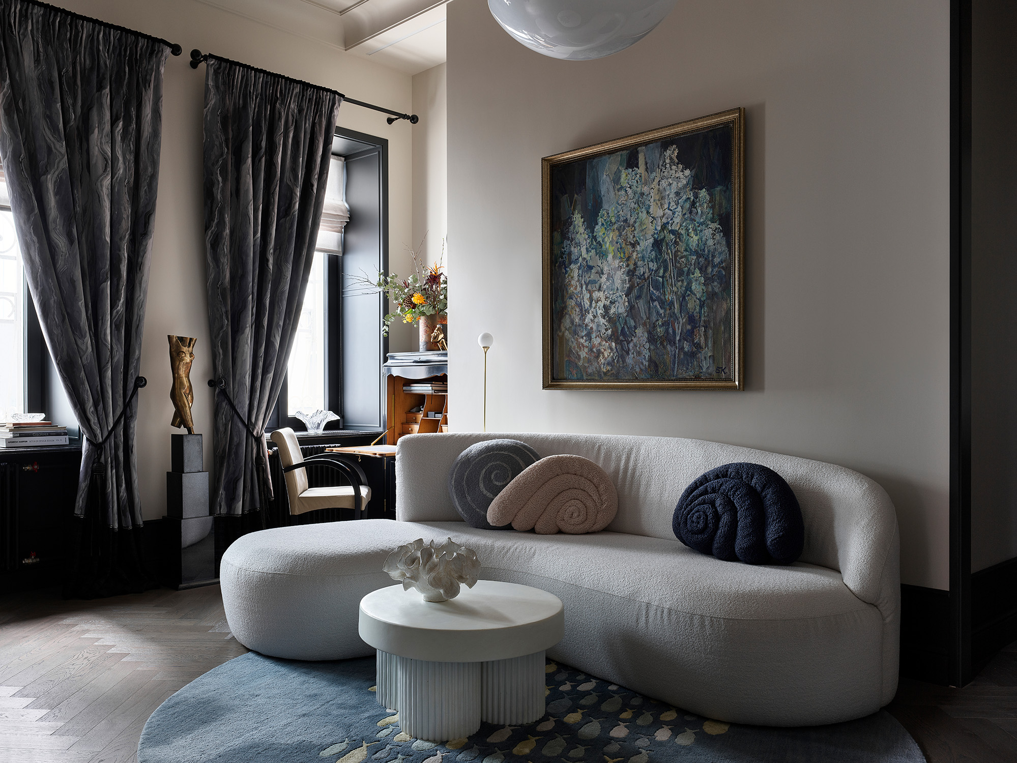 Квартира с атмосферой истории и искусства на Большой Никитской 31. Проект Ольги Айсиной