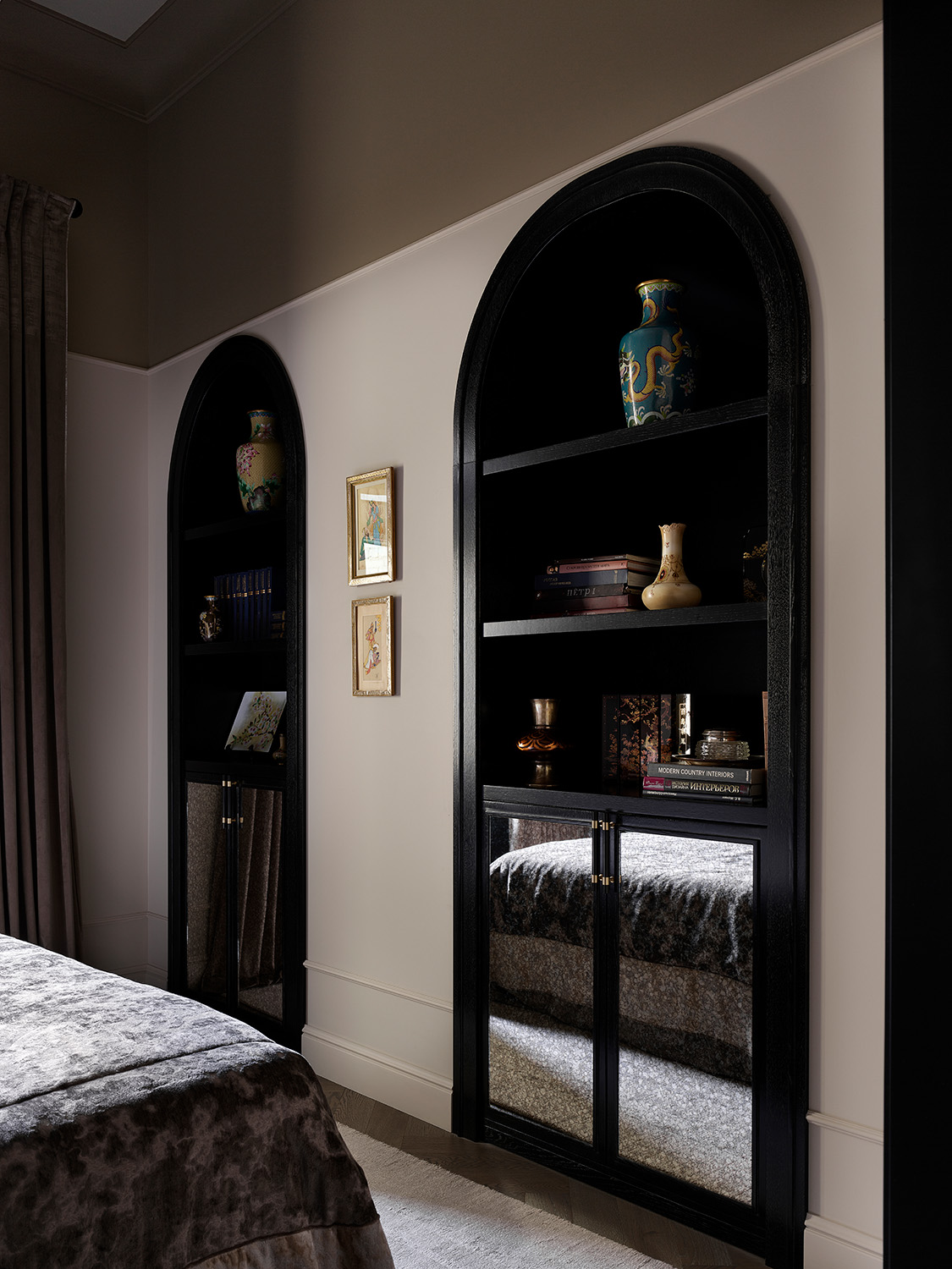 Квартира с атмосферой истории и искусства на Большой Никитской 31. Проект Ольги Айсиной