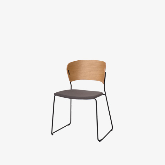 Стул с салазками Arc с мягким сиденьем