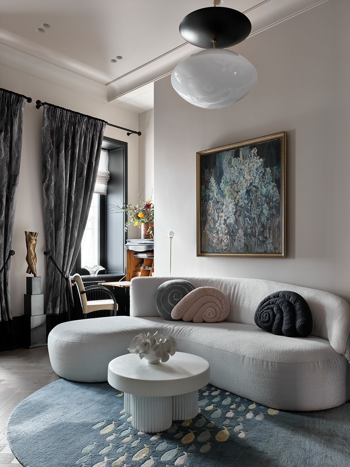 Квартира с атмосферой истории и искусства на Большой Никитской 31. Проект Ольги Айсиной