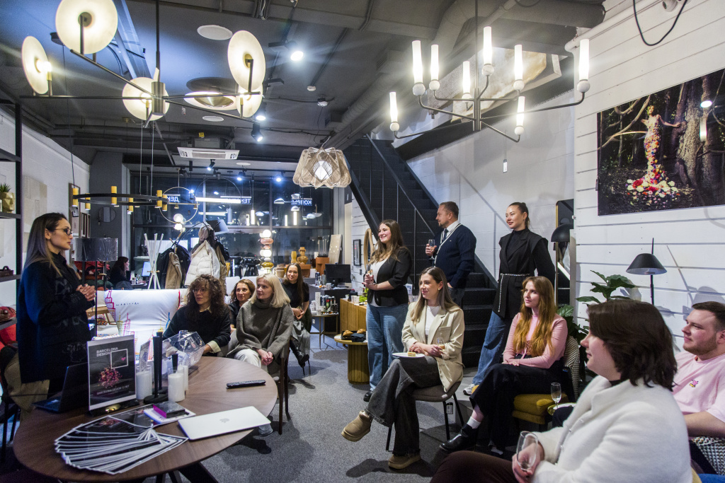 B53B9604.jpg B53B9604.jpg