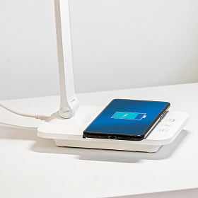 Белая настольная лампа Anouk с индукционной зарядкой LED 8W 2700-6500K