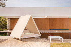 Уличная кровать Vineyard тканевая крыша