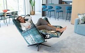 Кресло с реклайнером Simone