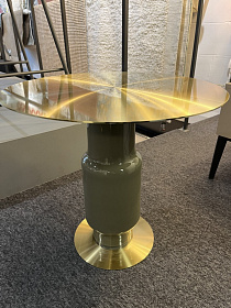 Столик Noa с круглой столешницей, латунный металл, темно-зеленый