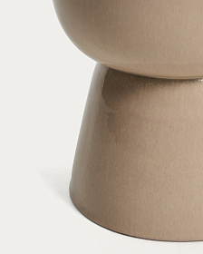 Уличный приставной столик Mesquida из керамики с глазурью цвета экрю 35 см