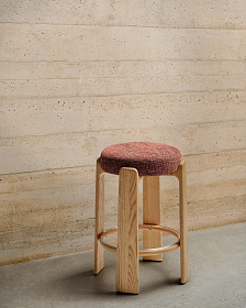 Granite Барный табурет из терракотового шенилла и массива ясеня в натуральной отделке 75 см