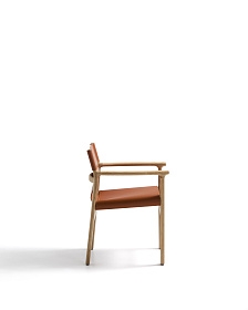 Стул Jan из переработанной кожи светло-коричневого цвета и ясеня в натуральном цвете