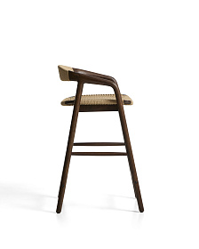 Уличный полубарный стул Derile из массива дуба в отделке орех и бежевой веревки