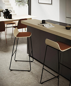 Барный стул Bisell 67 см с мягким сиденьем и спинкой на металлических ножках