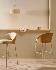 Стул полубарный Eamy из бежевой экокожи, ясеневого шпона с натуральной отделкой и бежевого металла