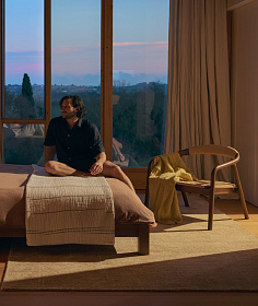 Кресло уличное Derile из дуба с натуральной отделкой и бежевой веревки