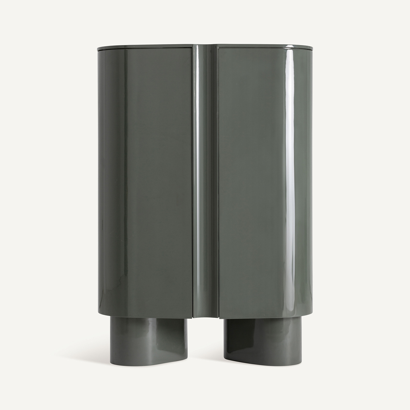 Современный шкаф Saxby