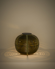 Настольная лампа Garoina на солнечных батареях из зеленого искусственного ротанга, 25 см