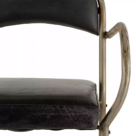 Черный стул Wyna с подлокотниками