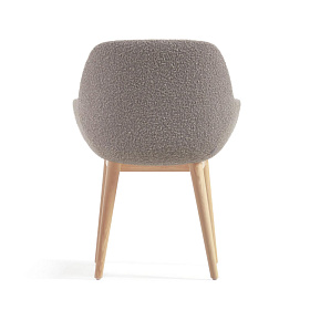 Стул Konna из светло-серой ткани букле с ножками из массива ясеня