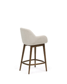 Полубарный стул Konna бежевого цвета с ножками из массива ясеня в темной отделке, 65 см