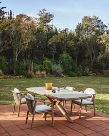 Уличный стул Sirte из алюминия с отделкой под дерево и веревкой цвета экрю