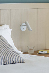 Настенный светильник LEO White