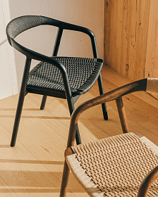 Уличный стул Derile из массива дуба в отделке орех и бежевой веревки
