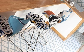 Полубарный стул Burt