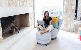 Кресло Roxane поворотное с пуфом на металлических ножках R2G+P