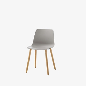 Стул Varya из полипропилена на 4 деревянных ножках