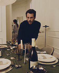 Торшер Nuvira из черного сатинированного металла