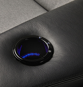 Изогнутый диван Atlanta E4120/01 с подлокотниками, электрическим реклайнером