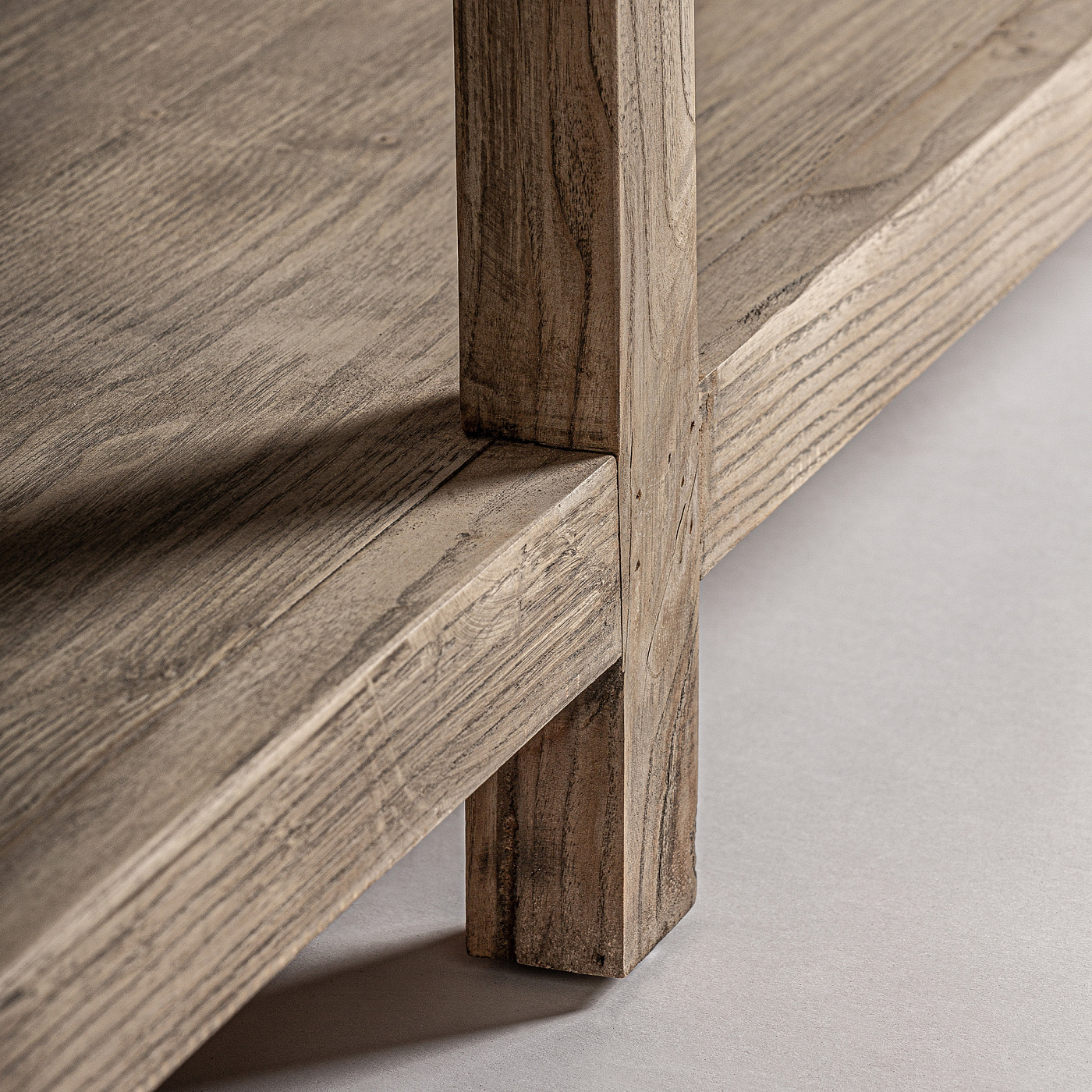 Шкаф-витрина Mawgan