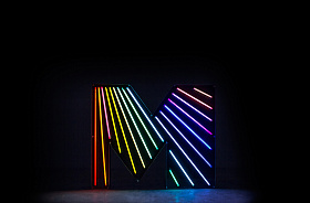 Напольный светильник LETTER M GRAPHIC