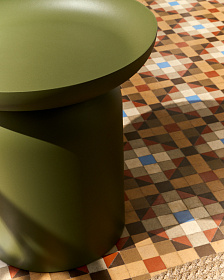 Уличный столик Arcola из зеленого алюминия, диаметр 45 см