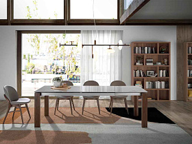 Стул CH19058/4107 с обивкой из экокожи и каркасом из массива ясеня