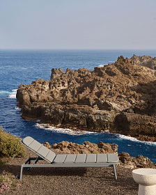 Алюминиевый шезлонг Marcona окрашенный в белый цвет