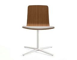 Стул офисный Klip на плоском поворотном основании Smooth upholstery