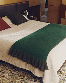 Плед Odelna из шерсти и акрила с оборками зеленого цвета, 130 x 170 см