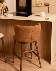 Полубарный стул Ciselia из терракотового шенилла с ножками из ясеня в отделке орех