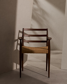 Analy Стул из массива дуба с отделкой под орех и сиденьем из веревки
