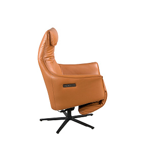 Вращающееся кресло из коричневой кожи модель 5137