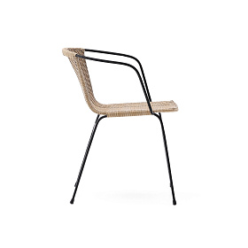Уличный стул Eltiera из искусственного ротанга с черной стальной рамой