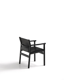 Стул Jan из переработанной кожи черного цвета и ясеня в черном цвете