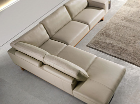 Угловой диван с левым шезлонгом 6204/5603-L-T541011 из песочной кожи