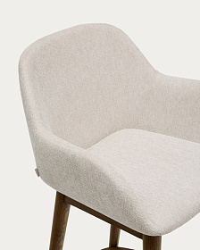 Полубарный стул Konna бежевого цвета с ножками из массива ясеня в темной отделке, 65 см