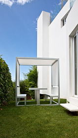 Обеденная зона на открытом воздухе