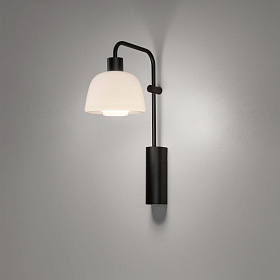 Настенный светильник Drep A/04 белое опаловое стекло