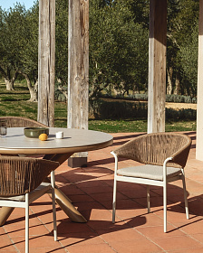 Уличный стул Zuara из алюминия цвета экрю и коричневой веревки