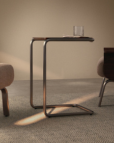 Приставной столик Tarsel из орехового шпона и стали